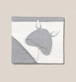 This Kit & Kin grey bunny hat and blanket bundle is made from GOTS-certified organic cotton, perfect for newborn comfort and unisex gifting.