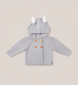 This Kit & Kin grey bunny baby hat is crafted from GOTS-certified organic cotton, designed for newborn comfort and thoughtful baby shower gifting.